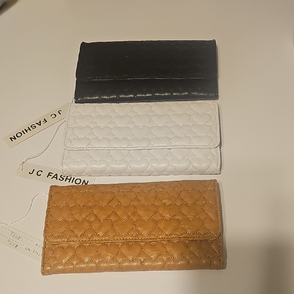Quilted Women's Wallet Set - Black, White, Tan